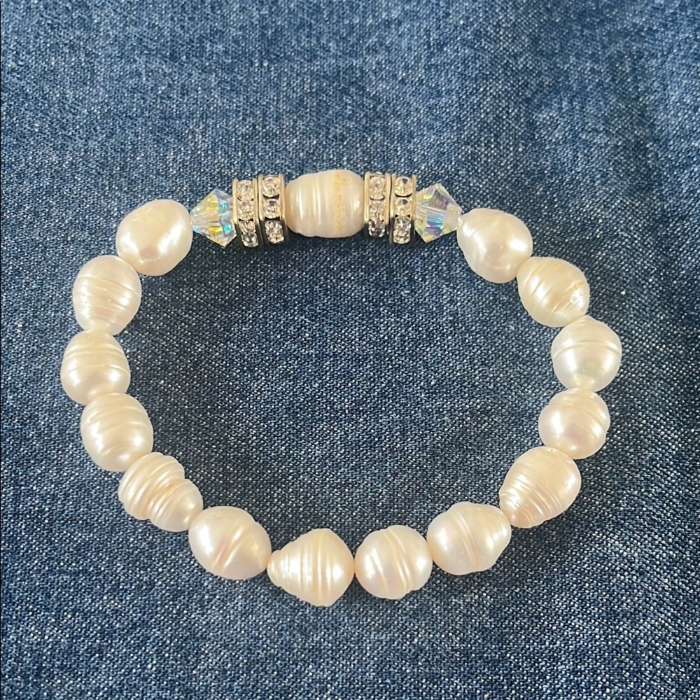 New genuine freshwater pearl with Swarovski crystal stretchy bracelet